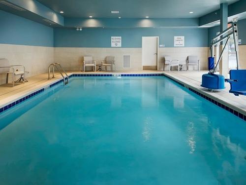 Photo of Holiday Inn Express & Suites Medford, an IHG Hotel