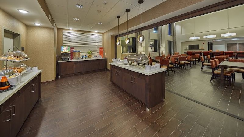 Photo of Hampton Inn & Suites Hood River