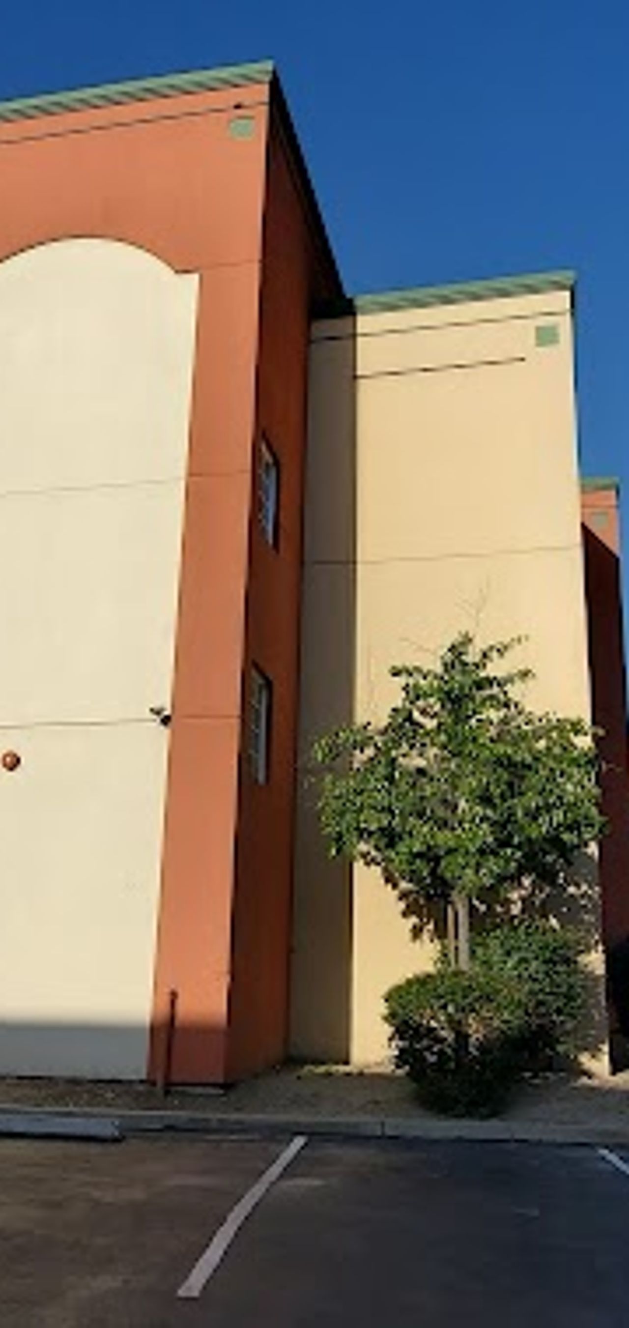 Photo of Days Inn by Wyndham Fremont