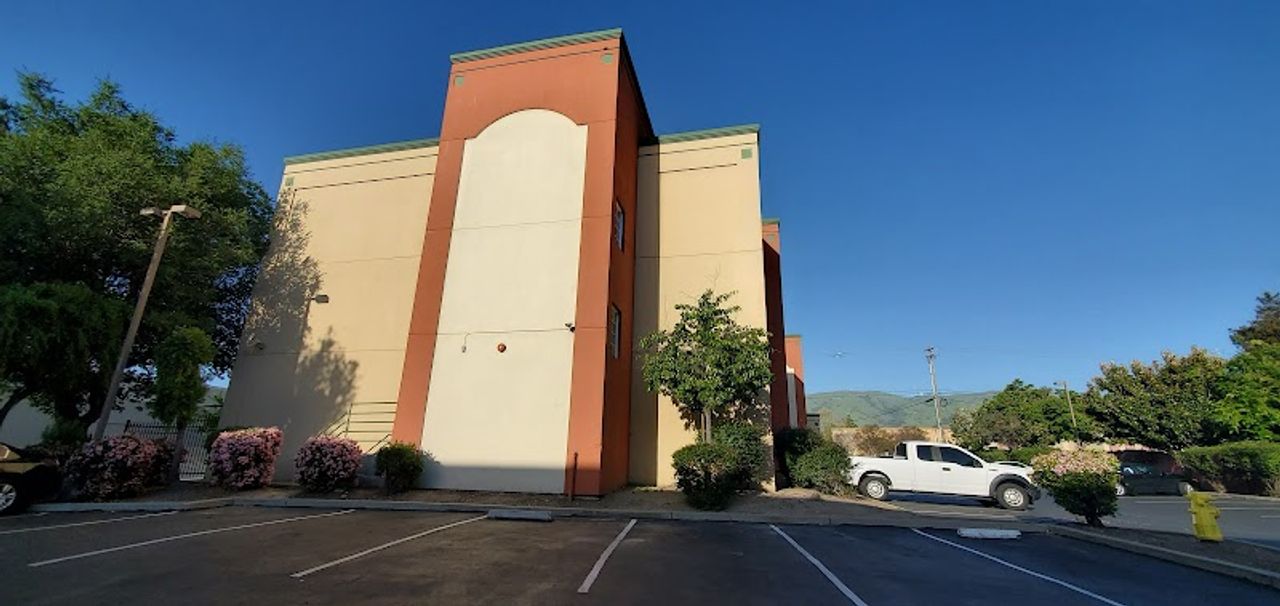 Photo of Days Inn by Wyndham Fremont