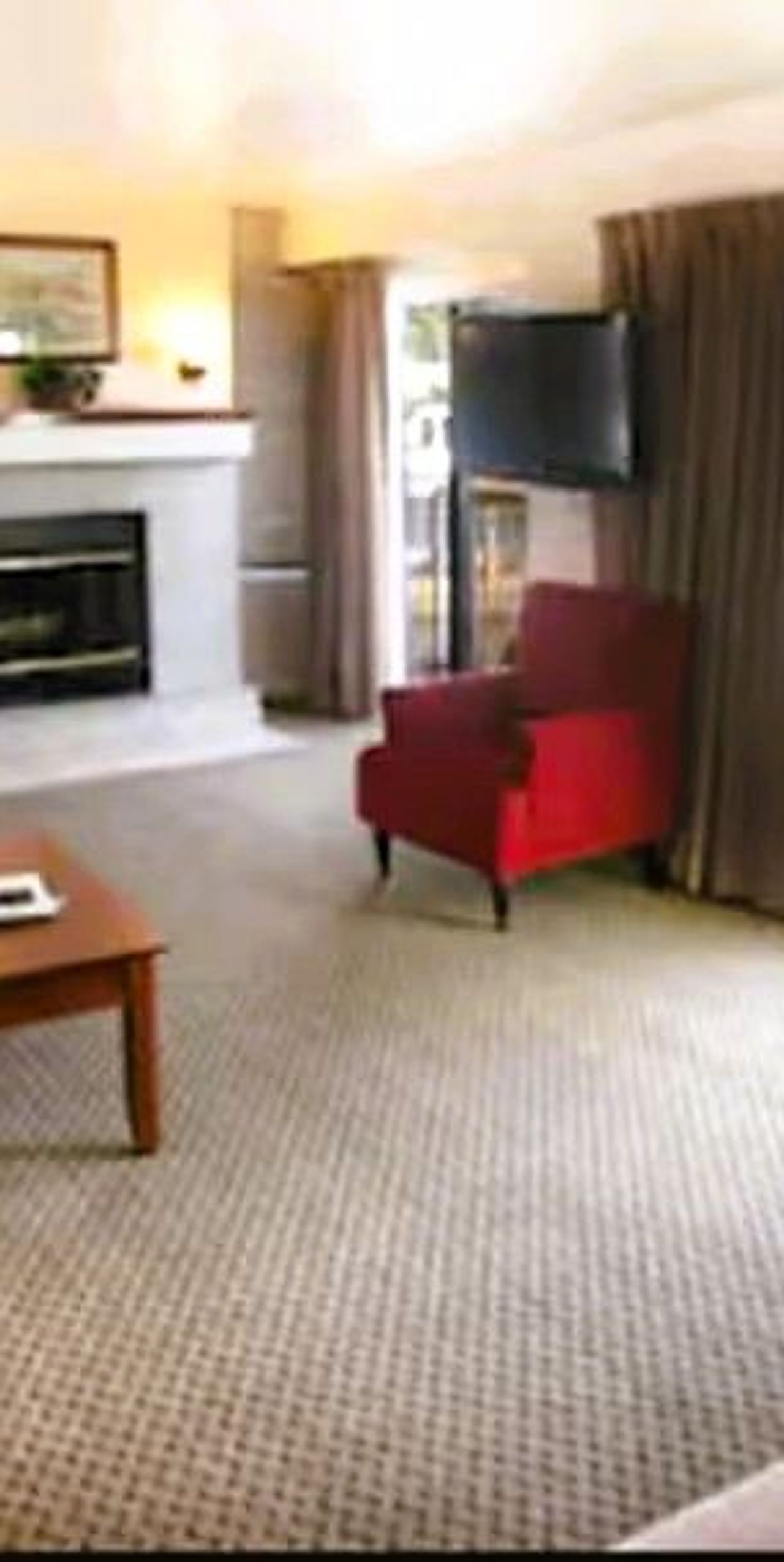 Capitola Venetian Hotel - Suite, Fireplace, Living Area