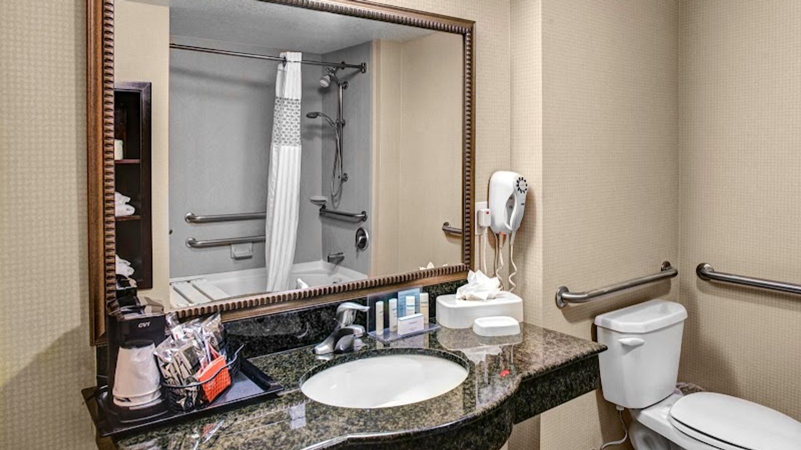 Photo of Hampton Inn & Suites Bakersfield/Hwy 58, CA