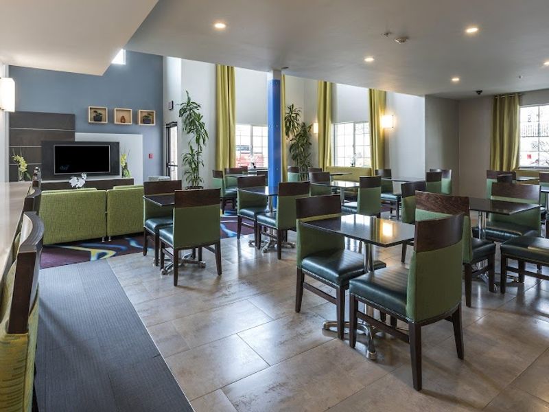 Photo of Holiday Inn Express & Suites Livermore by IHG