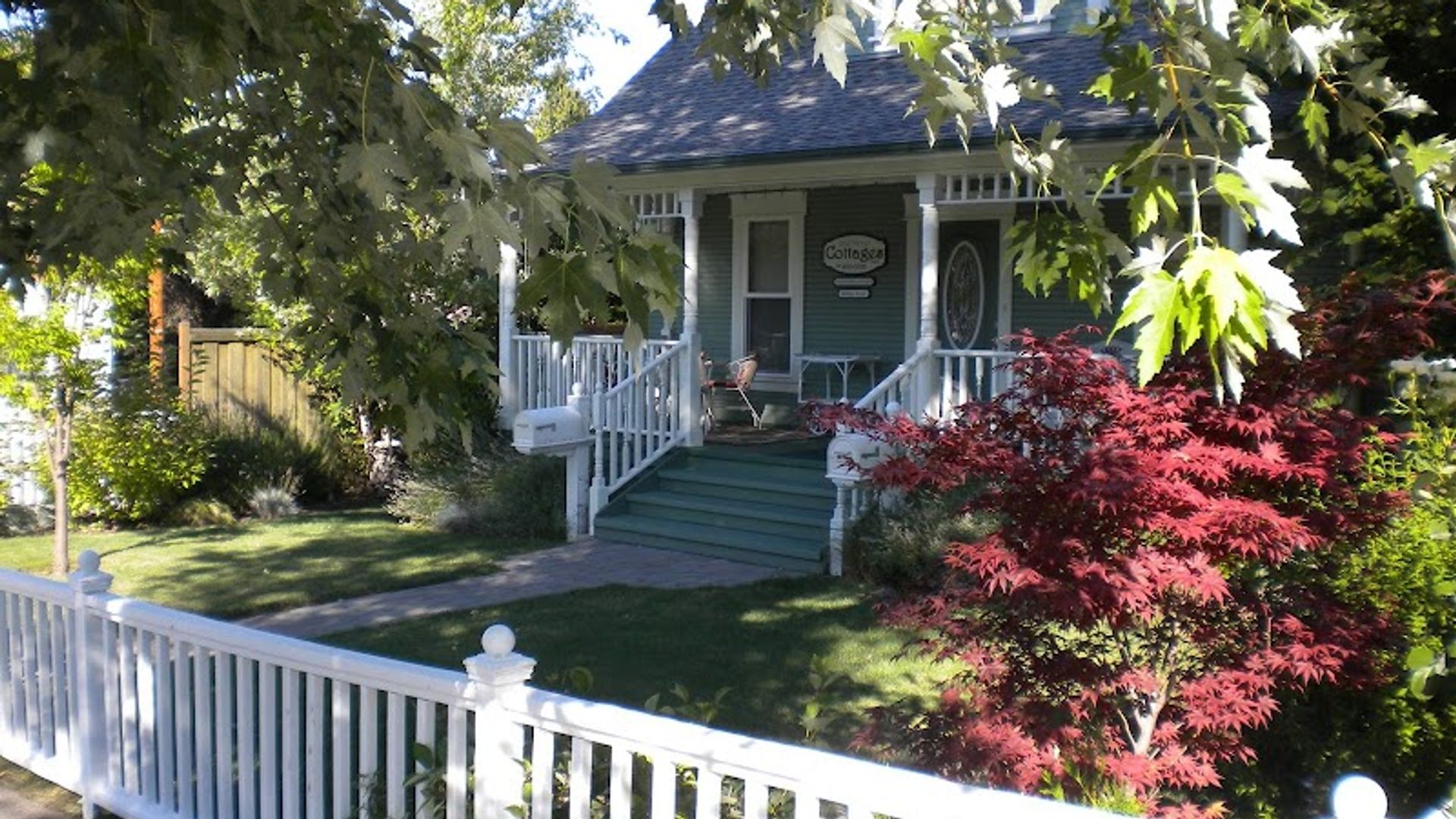 2nd Street Cottages