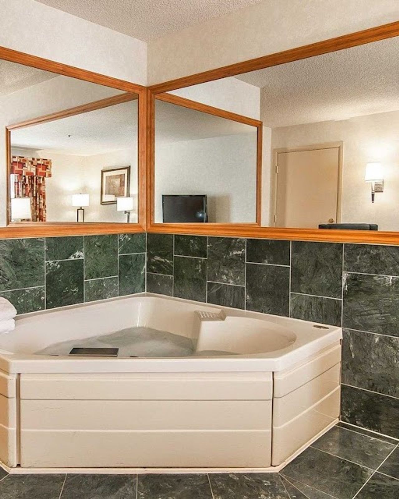Photo of Comfort Inn & Suites