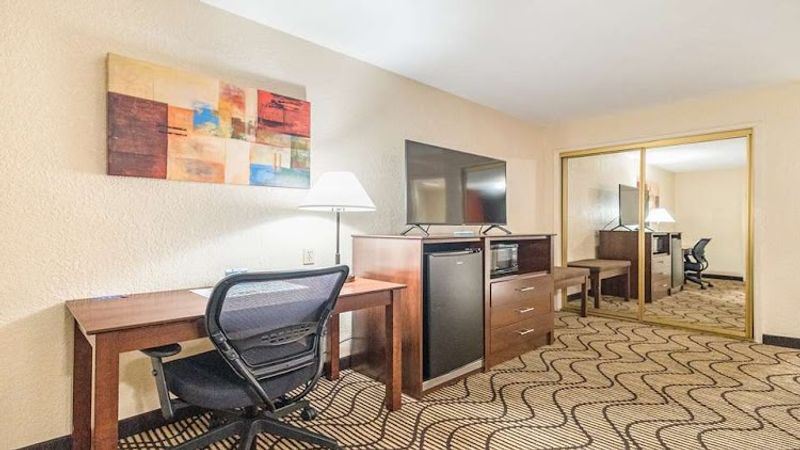 Photo of Best Western Roseville Inn