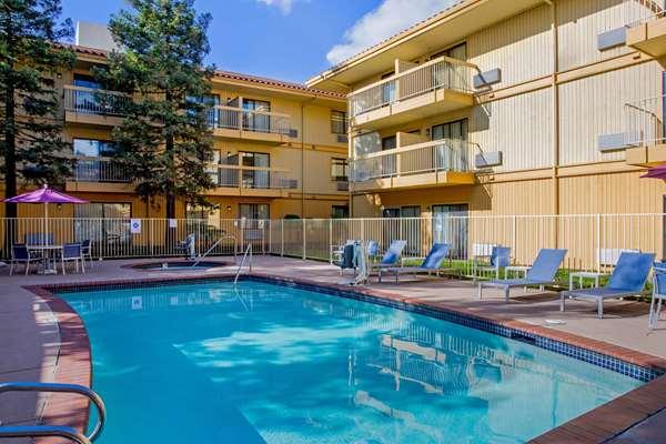 Photo of La Quinta Inn & Suites by Wyndham Oakland - Hayward
