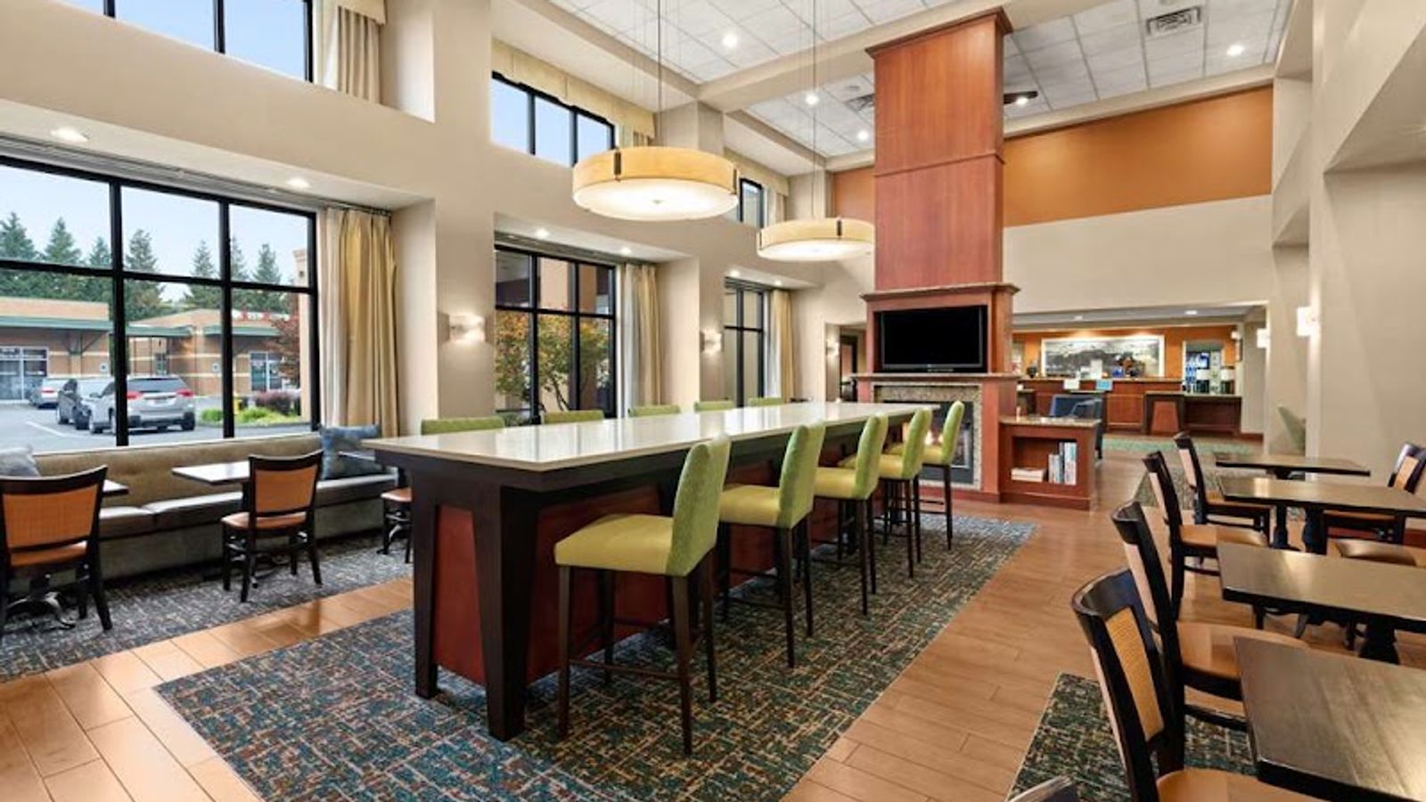 Photo of Hampton Inn & Suites Burlington