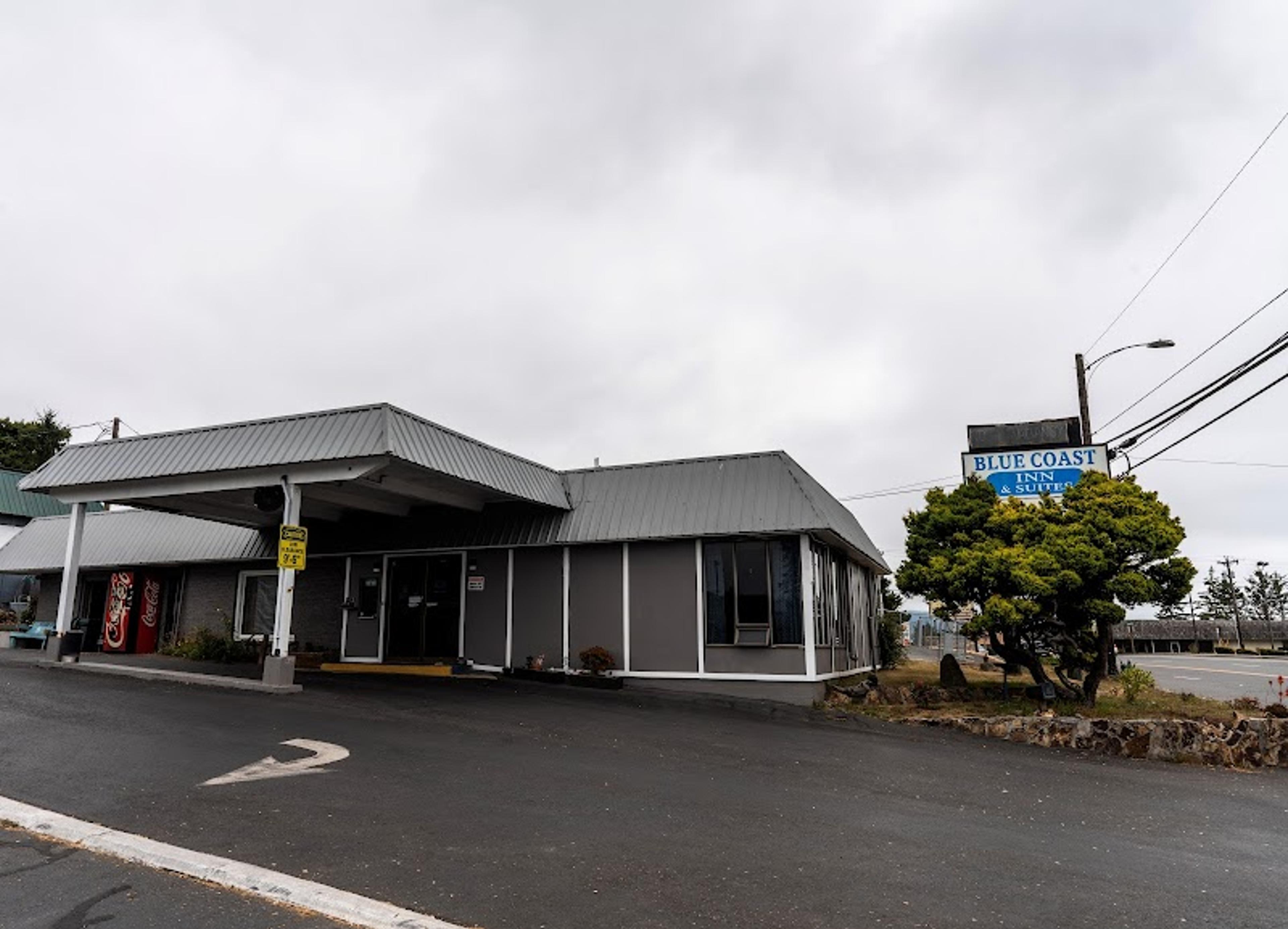 Blue Coast Inn & Suites