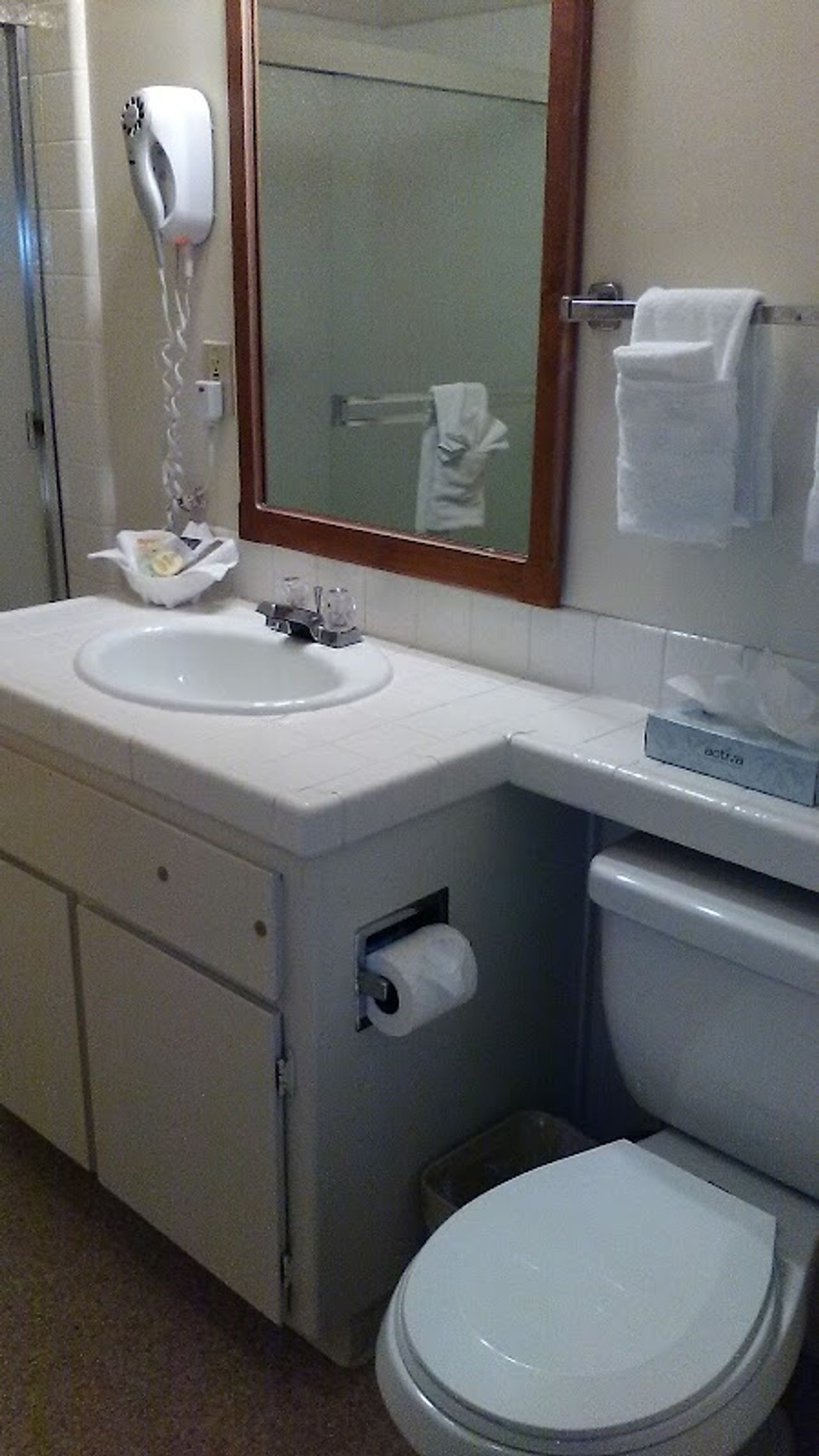 Photo of The Inn at Pasatiempo - Bathroom