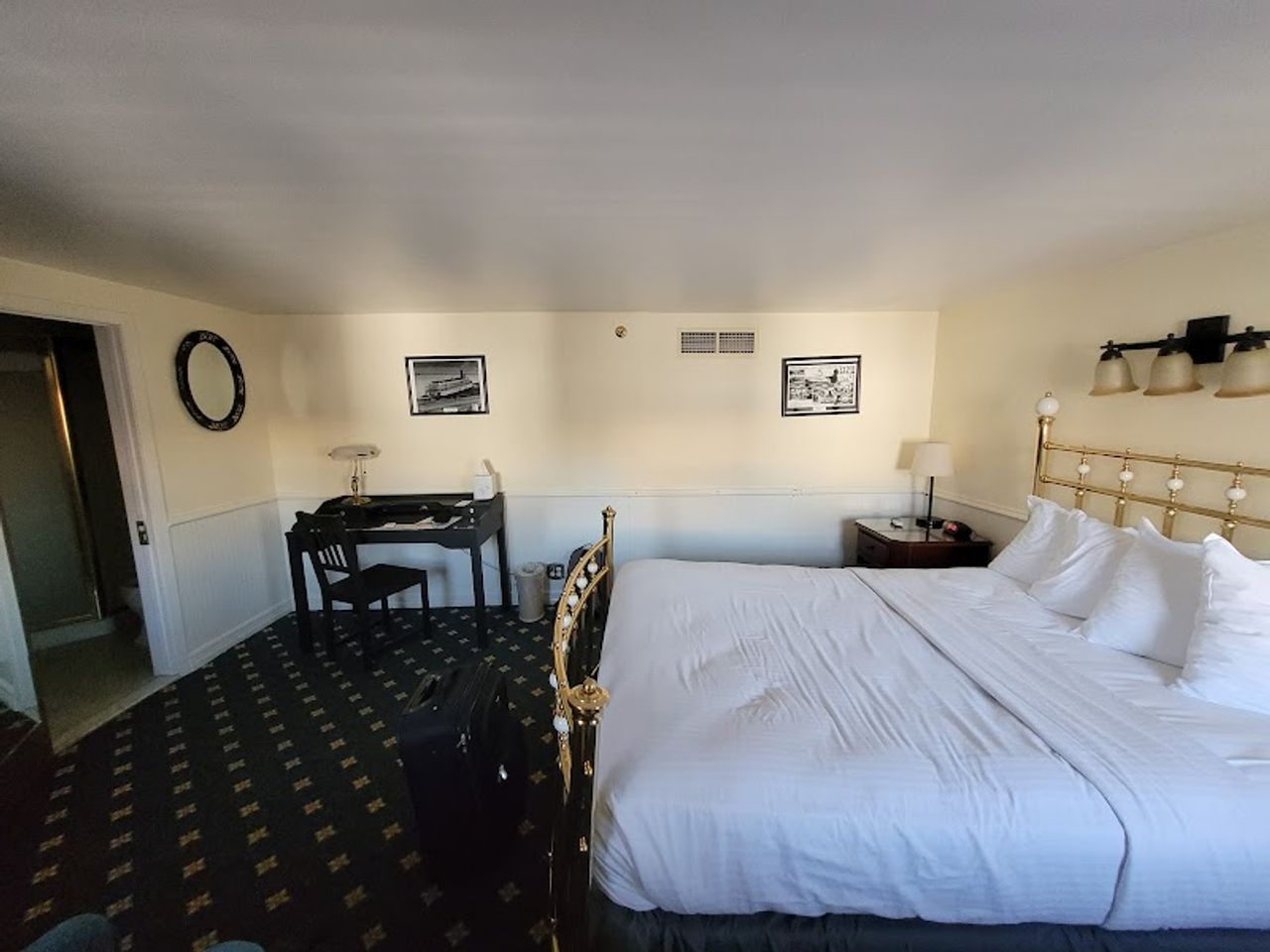 Photo of Delta King Hotel