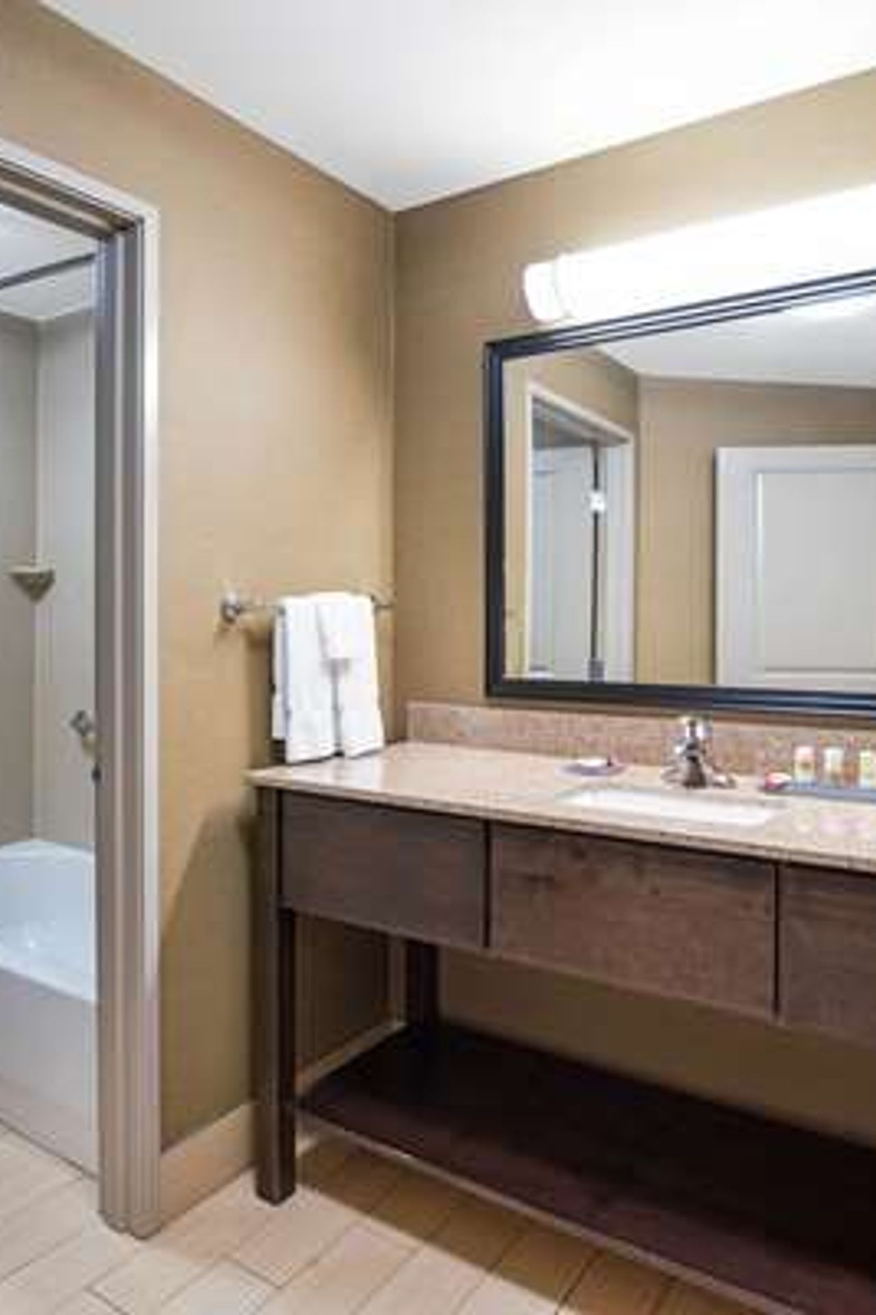 Photo of La Quinta Inn & Suites by Wyndham Bellingham