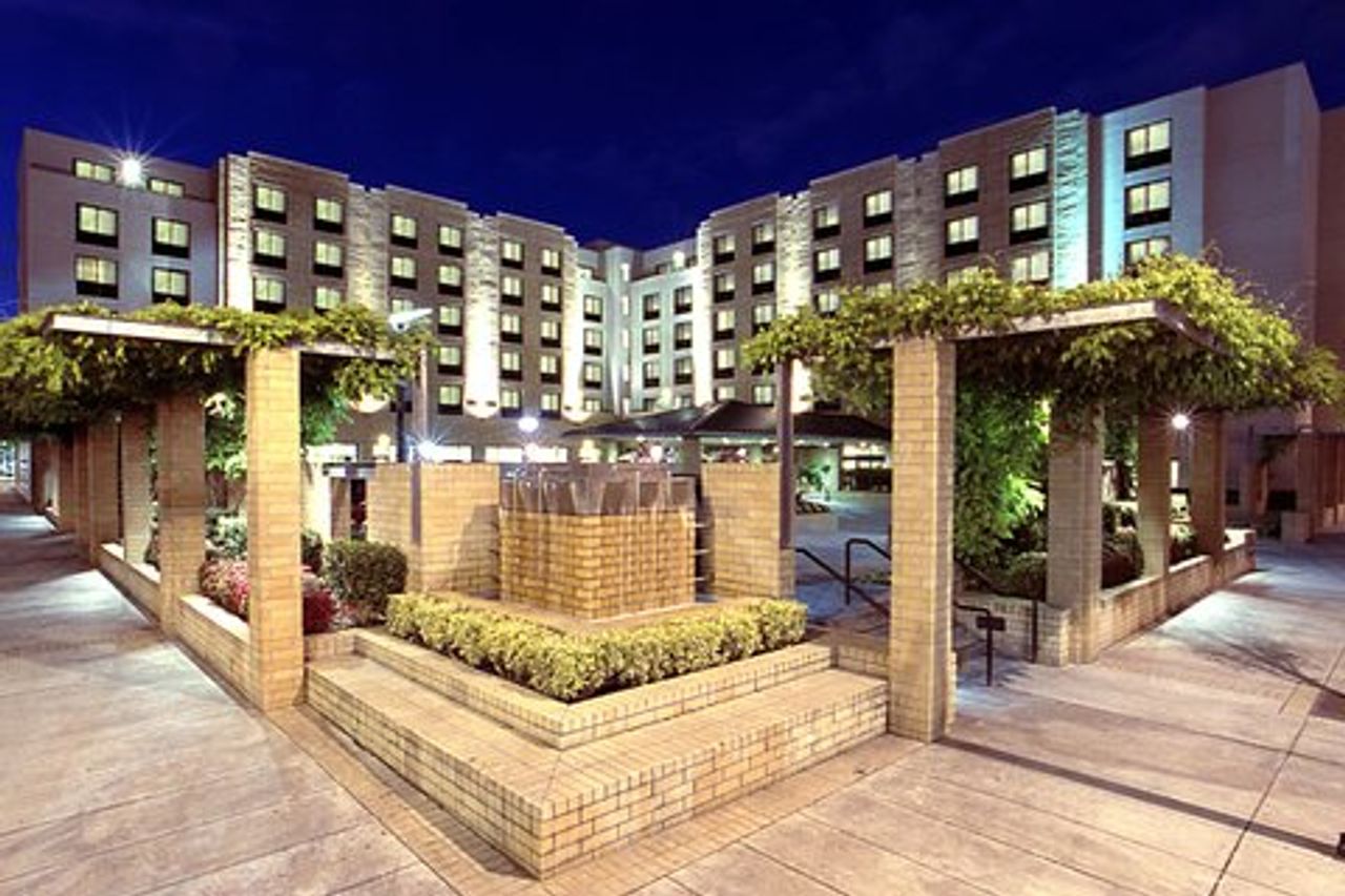 Photo of Courtyard Portland Downtown/Convention Center