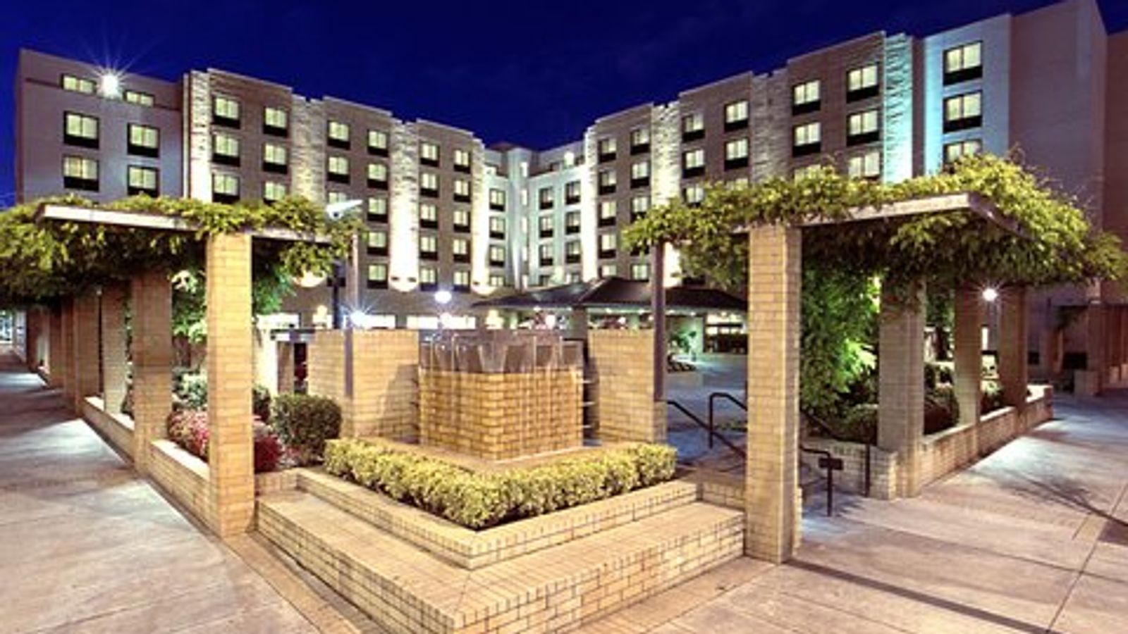Photo of Courtyard Portland Downtown/Convention Center