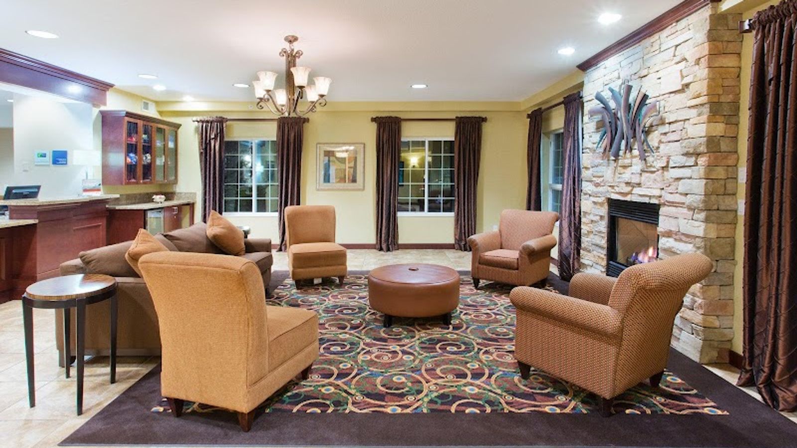 Photo of Holiday Inn Express & Suites Portland-Jantzen Beach, an IHG Hotel