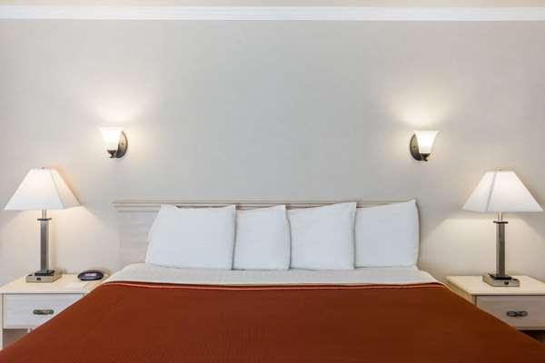 Photo of Monarch Valley Inn Marina at Monterey Bay - Room