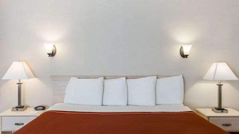 Photo of Monarch Valley Inn Marina at Monterey Bay - Room