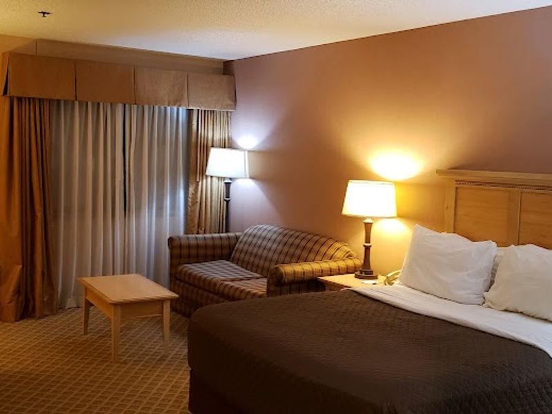 Photo of Wallace Inn - Queen Room