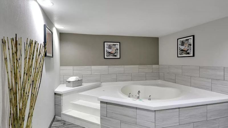 Photo of La Casa Modesto, Ascend Hotel Collection - Private in-room hot tub suites