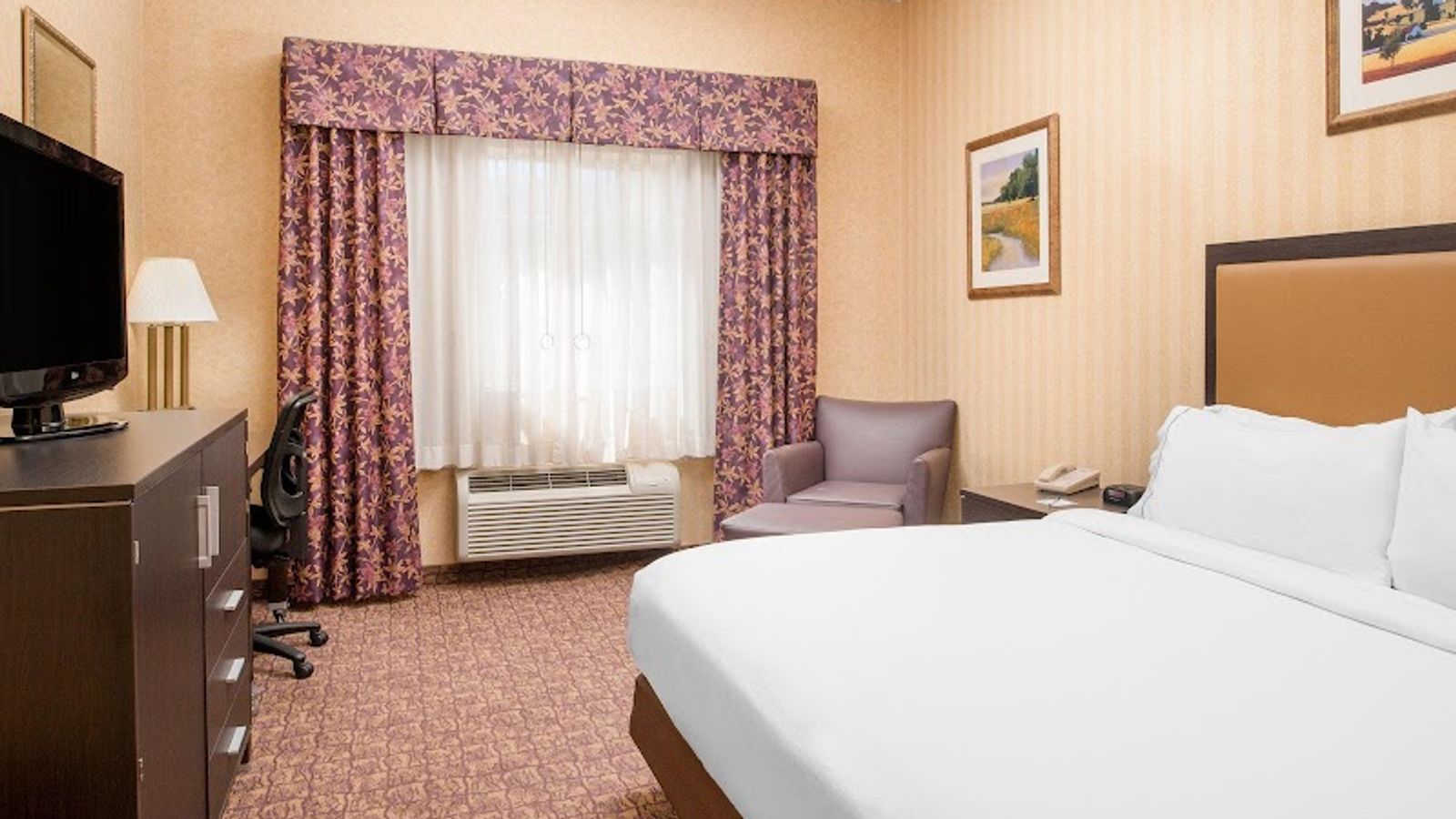 Photo of Holiday Inn Express Wenatchee, an IHG Hotel