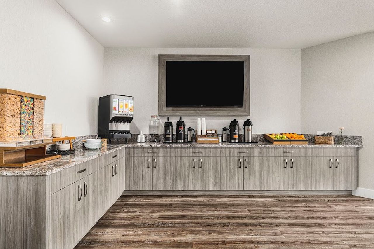 Photo of The Ashley Inn & Suites