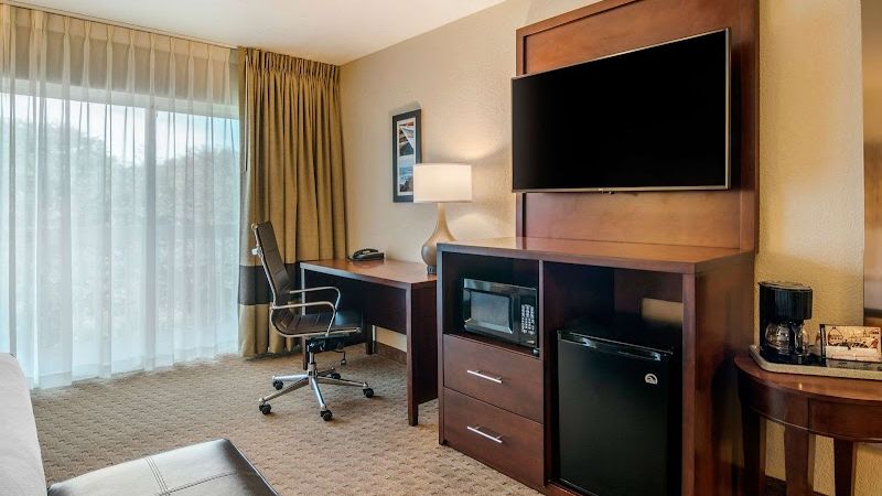 Photo of Comfort Inn & Suites