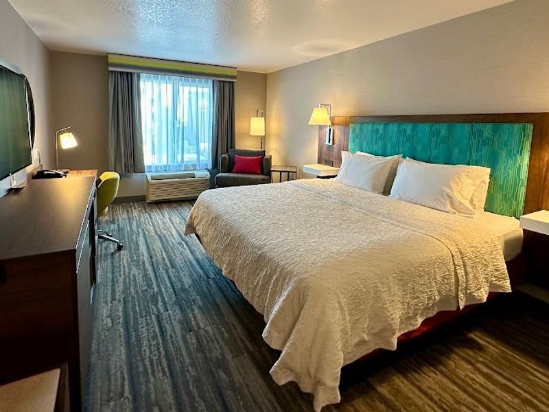 Photo of Hampton Inn & Suites Lathrop