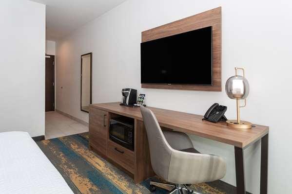 Photo of La Quinta Inn & Suites by Wyndham Galt Lodi North