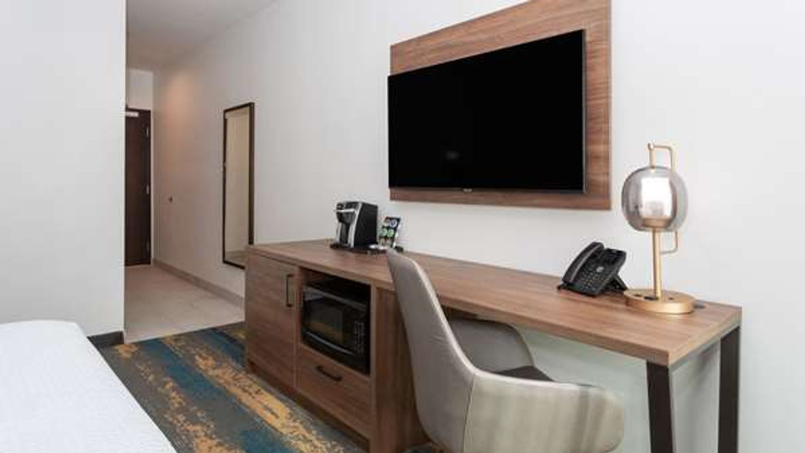 Photo of La Quinta Inn & Suites by Wyndham Galt Lodi North