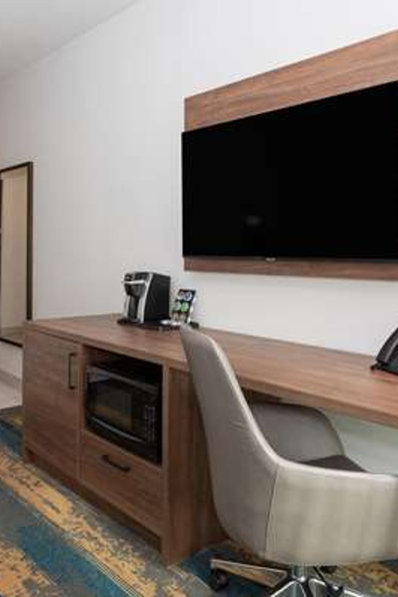 Photo of La Quinta Inn & Suites by Wyndham Galt Lodi North