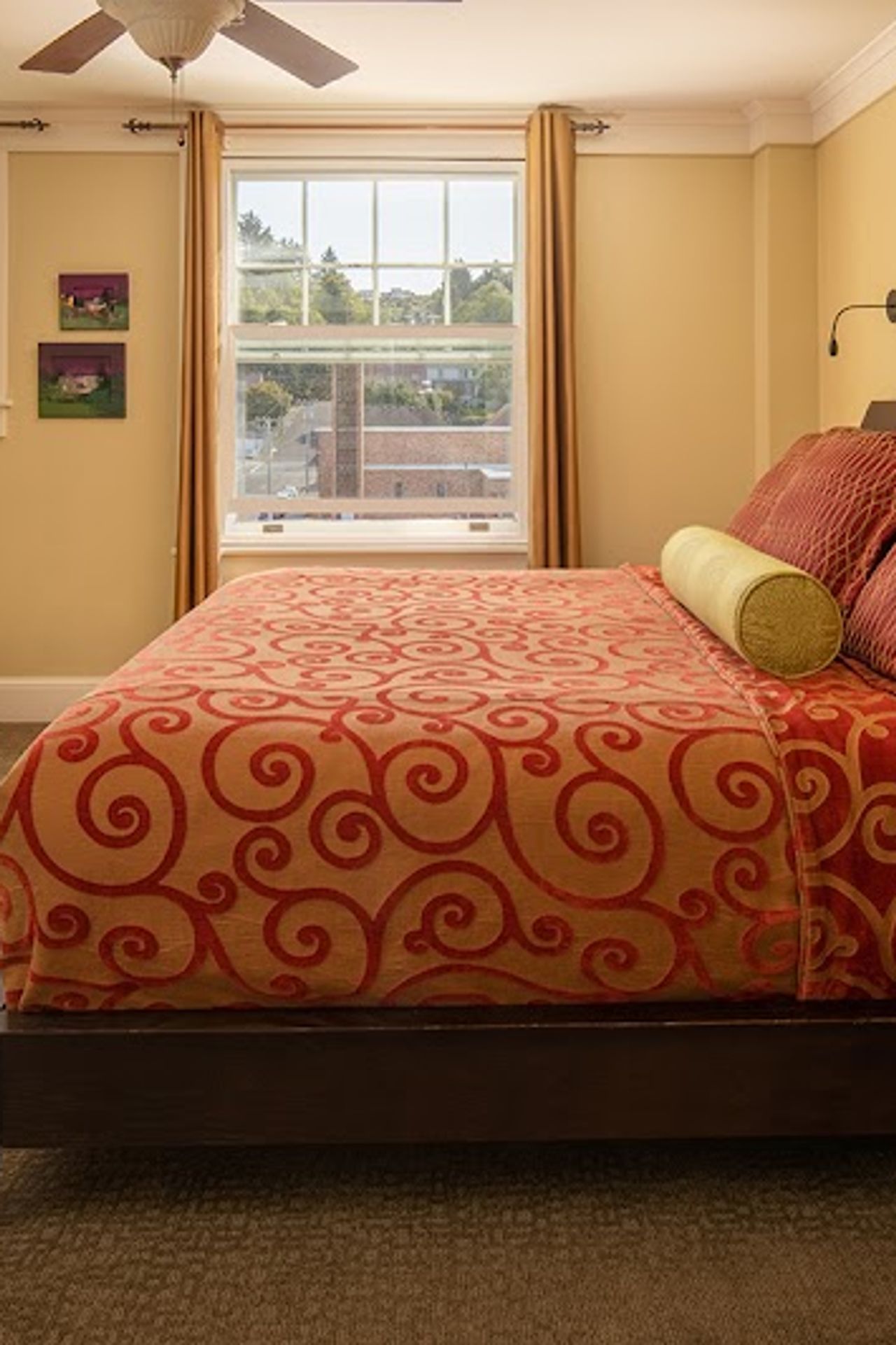 Photo of Hotel Elliott Astoria - Junior Suite, a queen or king pillow-top bed option, a fireplace and feature a shower and a Jacuzzi tub