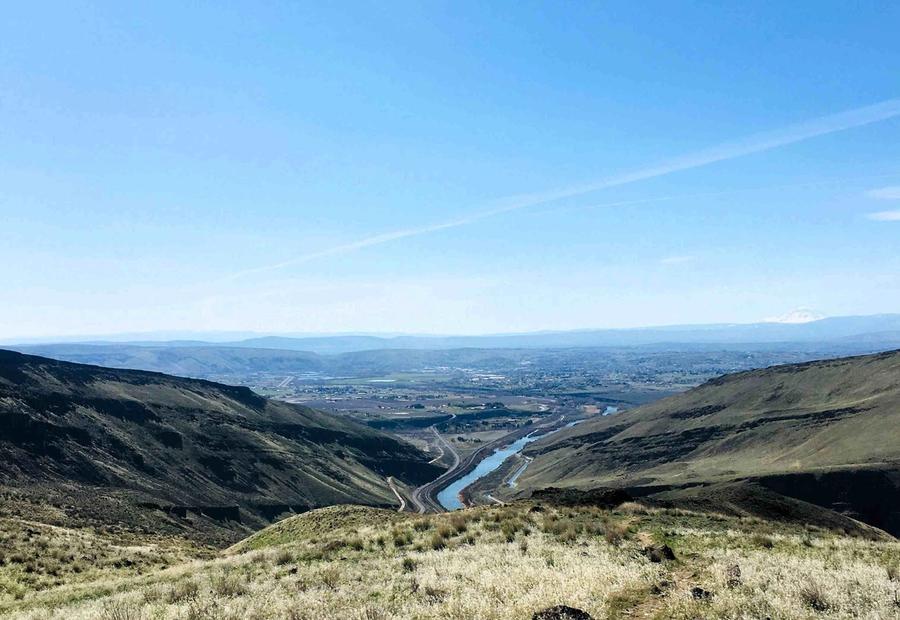 Yakima Valley and Yakima River in Washington State, USA