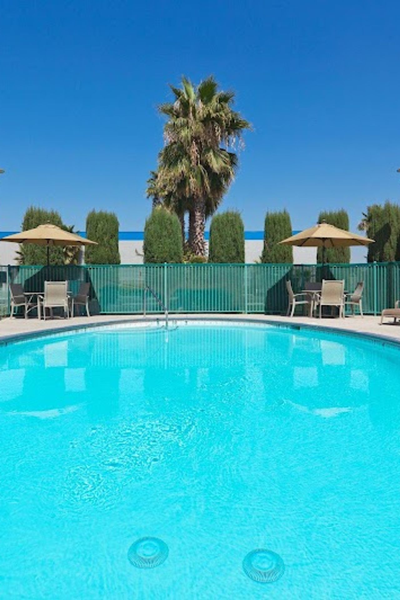 Photo of Holiday Inn Express Bakersfield, an IHG Hotel
