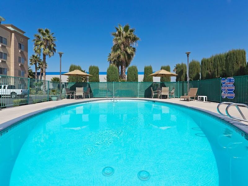 Photo of Holiday Inn Express Bakersfield, an IHG Hotel