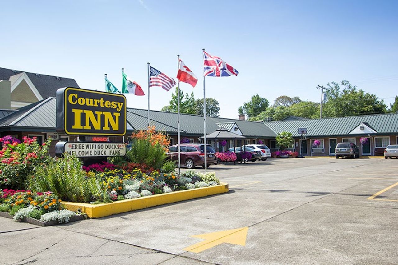 Photo of Courtesy Inn Eugene - Exterior, Property Entrance
