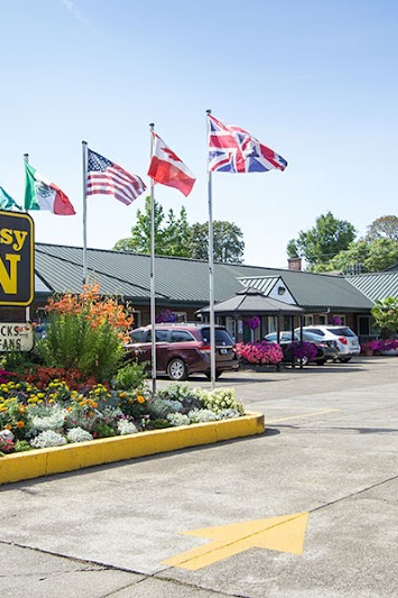 Photo of Courtesy Inn Eugene - Exterior, Property Entrance