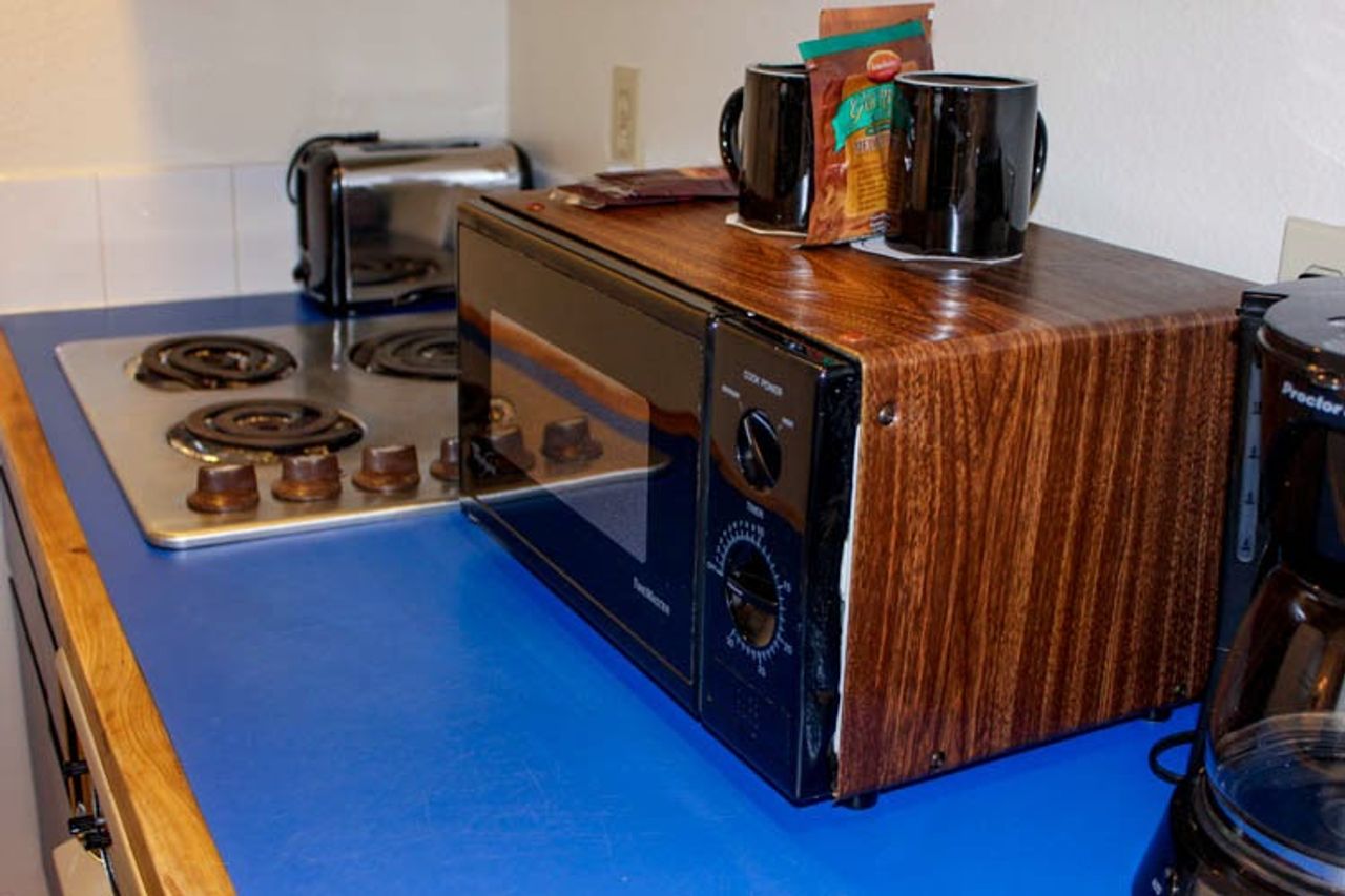 Photo of Helgeson Place Hotel Suites - Microwave