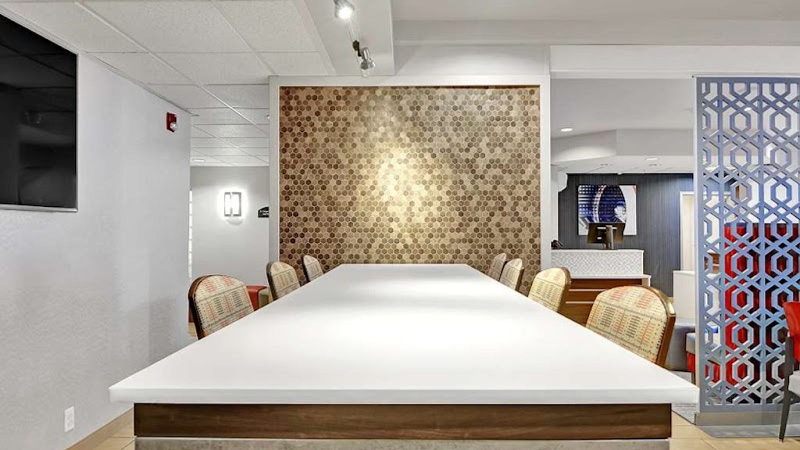 Photo of Executive Residency by Best Western Navigator Inn & Suites