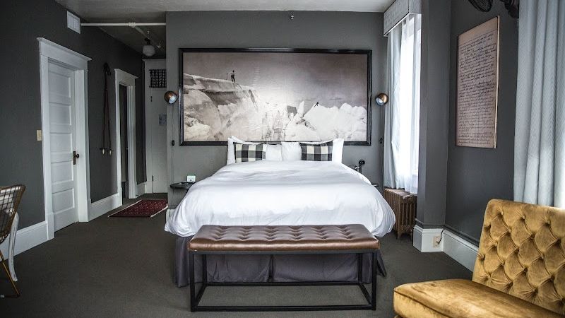 Photo of Hood River Hotel