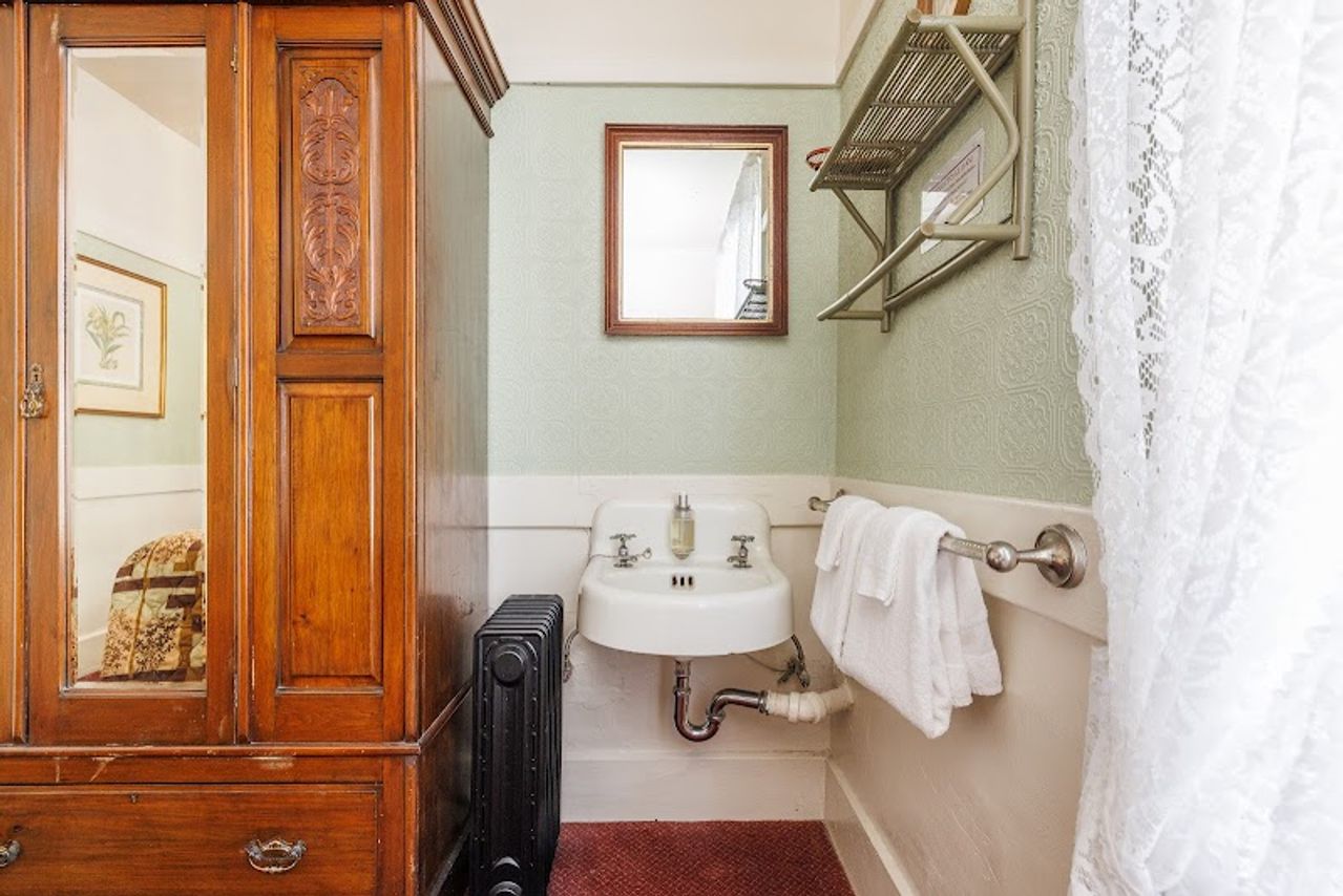 Photo of San Remo Hotel