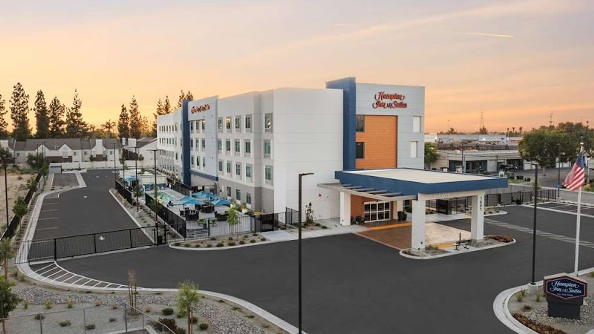 Hampton Inn & Suites Bakersfield Central