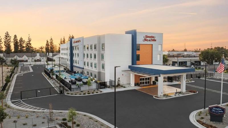 Hampton Inn & Suites Bakersfield Central