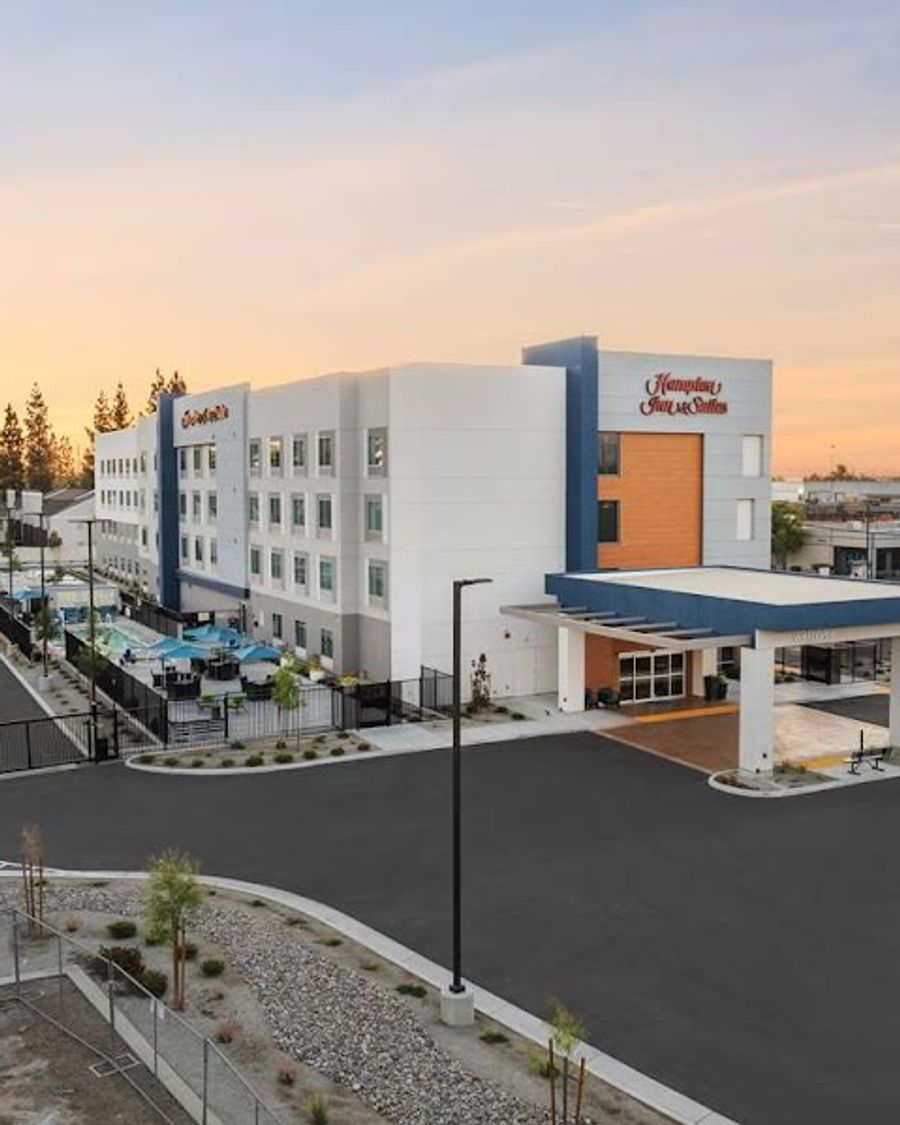 Hampton Inn & Suites Bakersfield Central