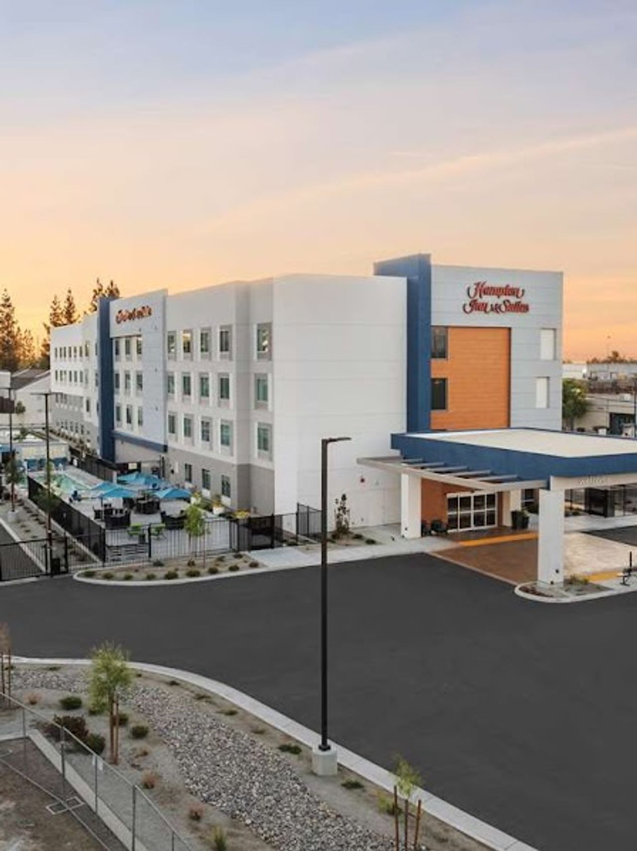 Photo of Hampton Inn & Suites Bakersfield Central