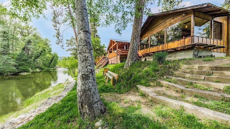 Photo of The Lindsay Lodge & Restaurant