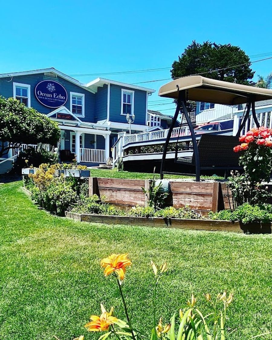 Ocean Echo Inn & Beach Cottages