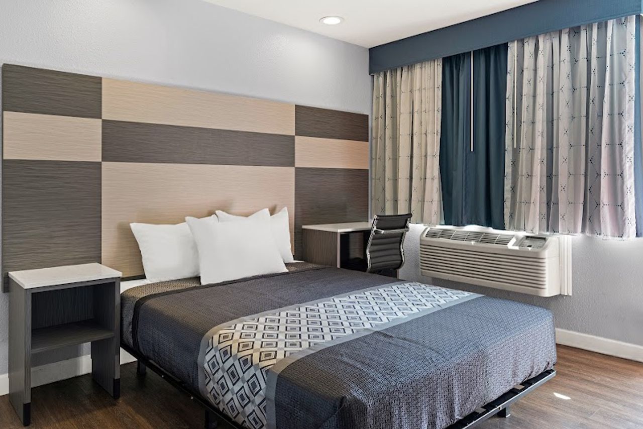 Photo of Bay Breeze Inn