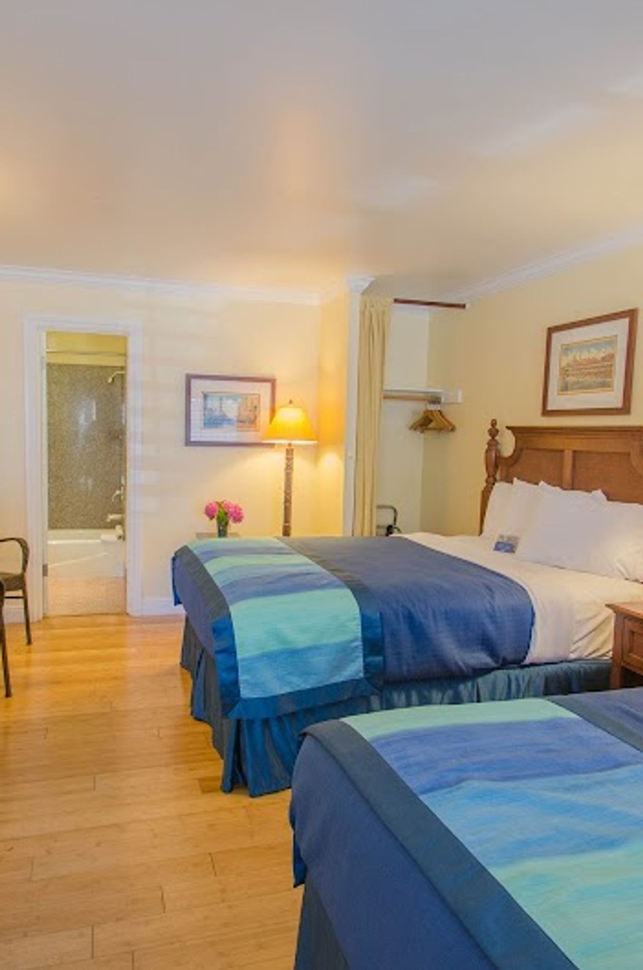 Photo of Continental Inn