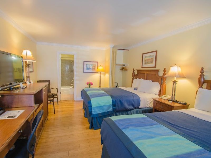 Photo of Continental Inn