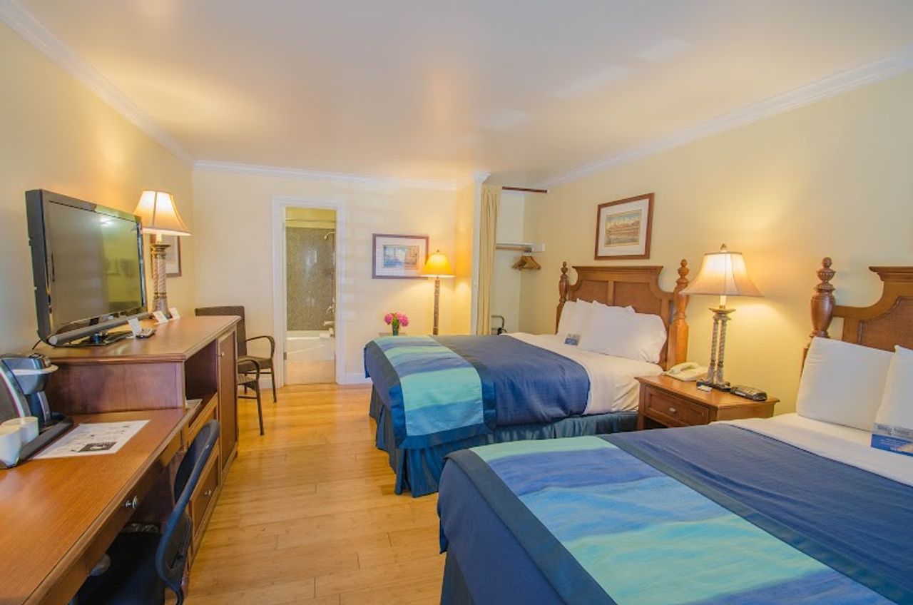 Photo of Continental Inn